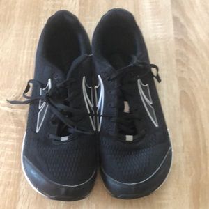 Altra instinct 4 running shoes - size 11.5 - black